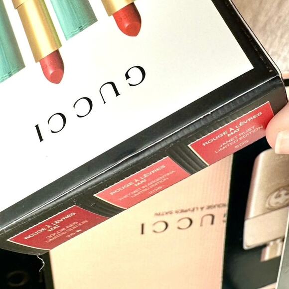 Gucci beauty pink handheld mirror, mini lipstick trio set with Gucci sam… - Picture 4 of 5